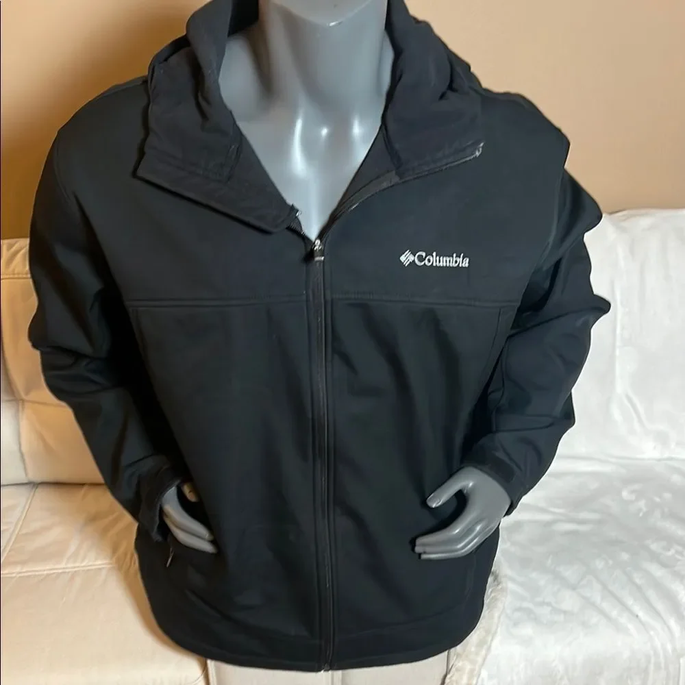 Columbia Men’s Mt. Village Black Softshell Jacket Size Large